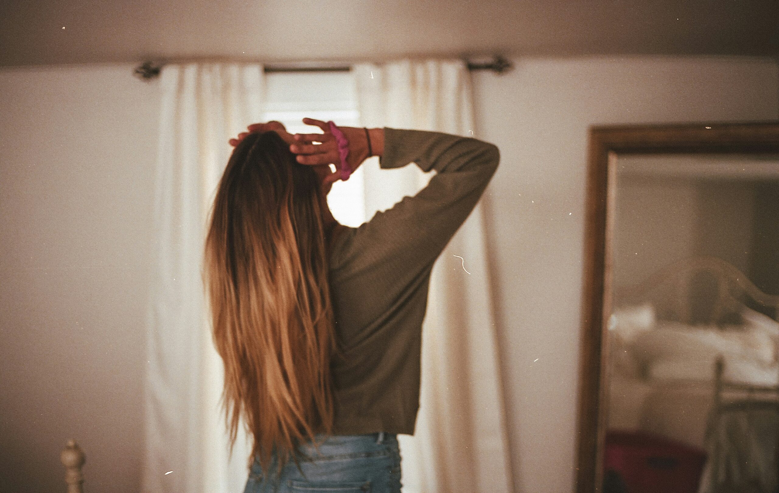 Woman backwards showing her hair